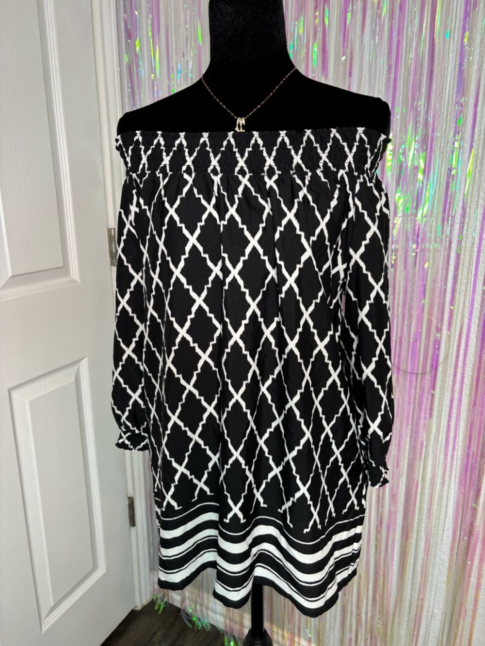 Chico's Black & White Elastic Geometric Print Tunic Style Shirt 3/4 Sleeves Sz 0